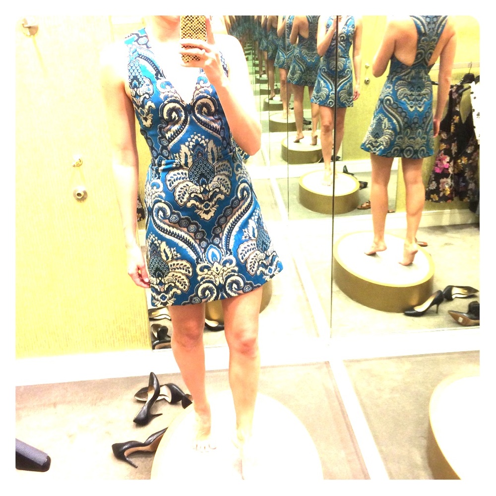 Gorgeous Alice + Olivia cocktail dress, size 2.